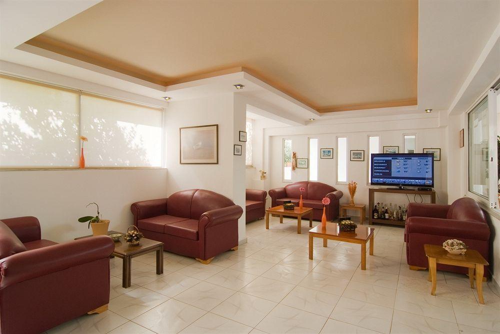 Tropicana Beach Hotel Stalós Extérieur photo